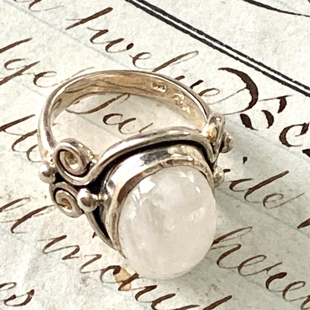 Stunning Arya 925 Sterling Silver and Moonstone Ring Size 5 - Picture 2 of 12
